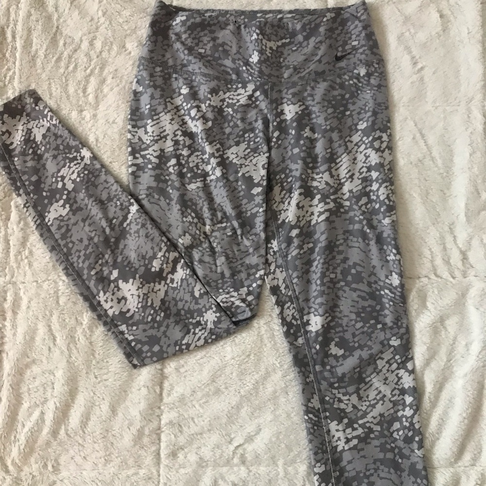 Women’s Nike Athletic Leggings Size Small